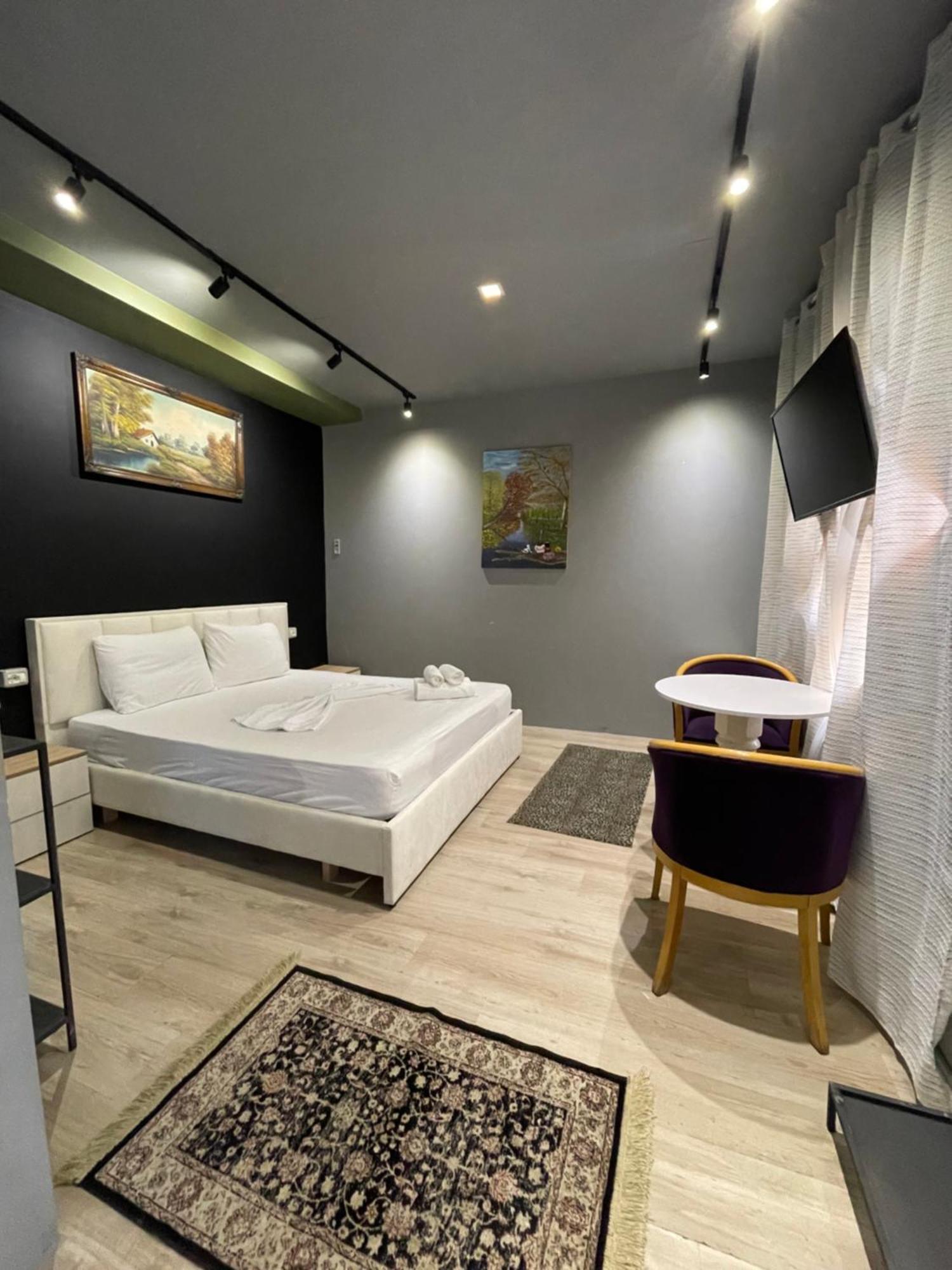 Destinacion Central Room Tirana Esterno foto