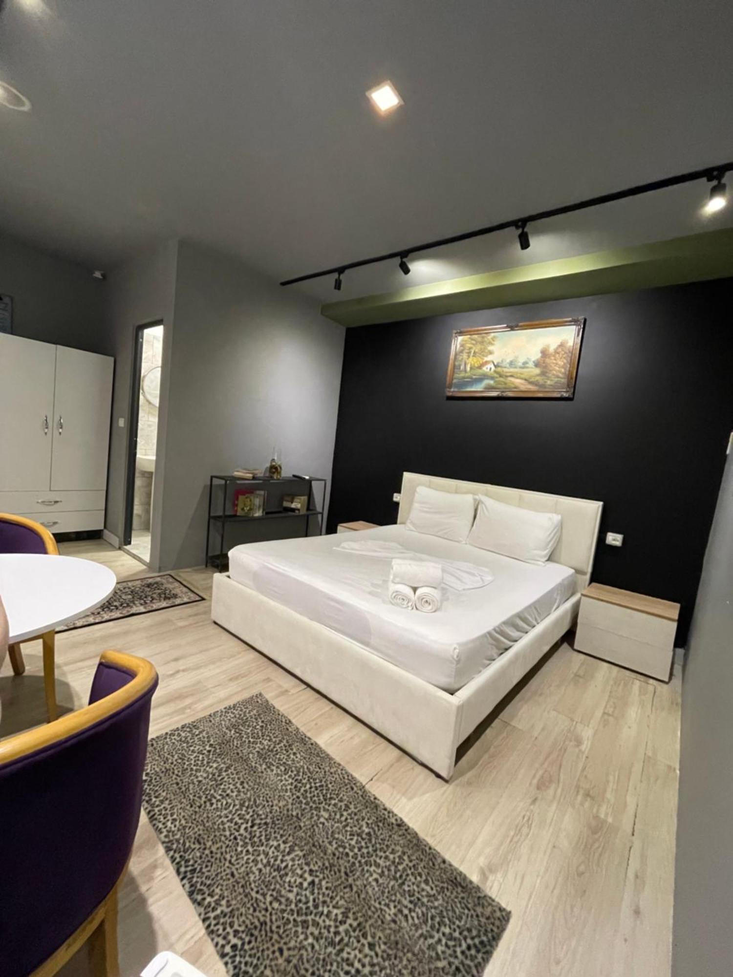 Destinacion Central Room Tirana Esterno foto